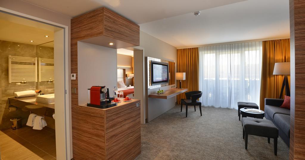 מאנהיים Best Western Plus Delta Park Hotel מראה חיצוני תמונה